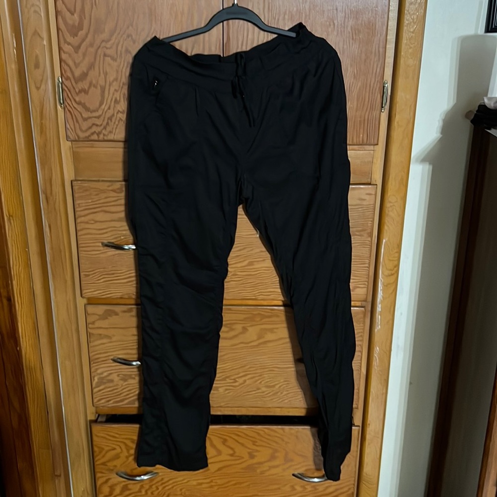 Size medium NorthFace women’s pants